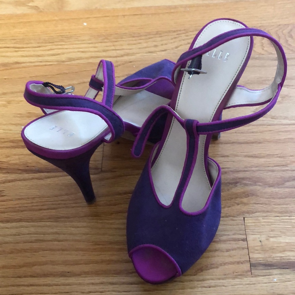 Duo-tone purple heels